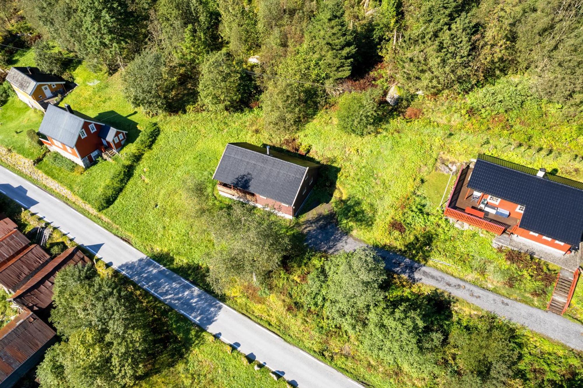 Cabin Alongside The Beautiful Fjaerlandsfjord Esterno foto